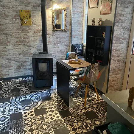 D'hotes La Fougereuse לינה וארוחת בוקר